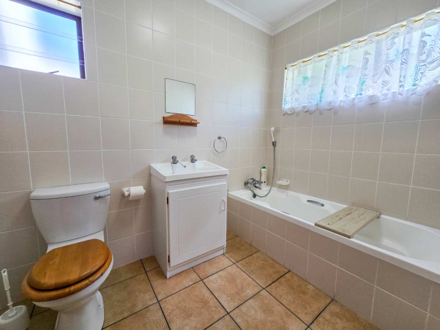 3 Bedroom Property for Sale in Stilbaai Wes Western Cape